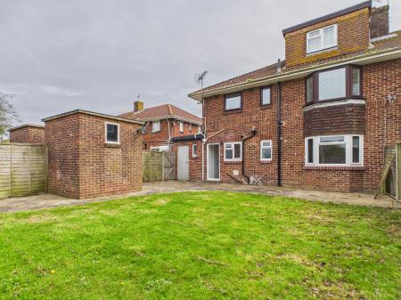 2 bedroom Flat to let in Hillson Drive, Fareham, PO15