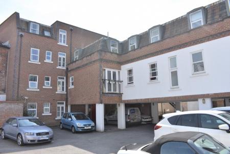 2 bedroom Flat to let in Castle Road, Southsea, PO5