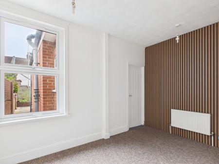 2 bedroom Terraced House to let in Sutherland Road, Southsea, PO4