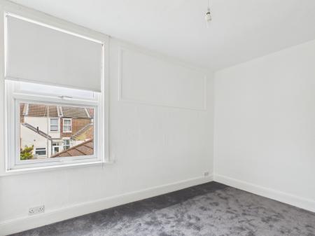 2 bedroom Terraced House to let in Sutherland Road, Southsea, PO4