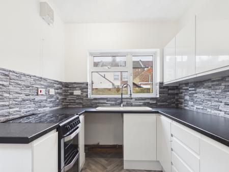 2 bedroom Terraced House to let in Sutherland Road, Southsea, PO4