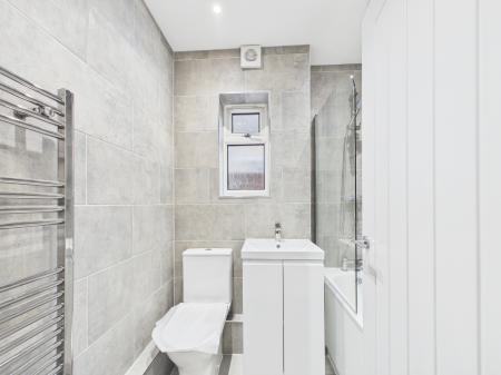 2 bedroom Terraced House to let in Sutherland Road, Southsea, PO4