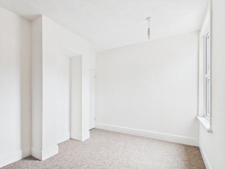 2 bedroom Terraced House to let in Sutherland Road, Southsea, PO4