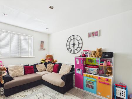 2 bedroom Flat for sale in Waterworks Road, Farlington, Portsmouth, PO6