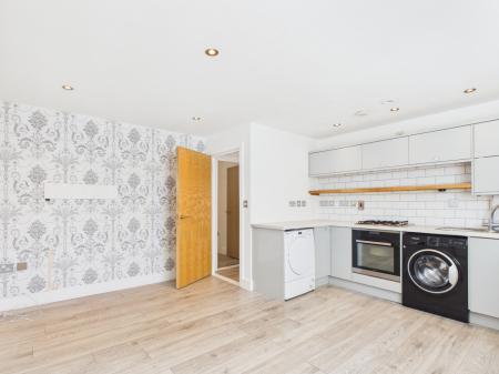 2 bedroom Flat for sale in Waterworks Road, Farlington, Portsmouth, PO6
