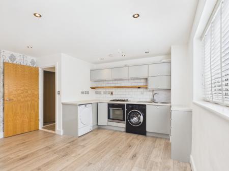 2 bedroom Flat for sale in Waterworks Road, Farlington, Portsmouth, PO6