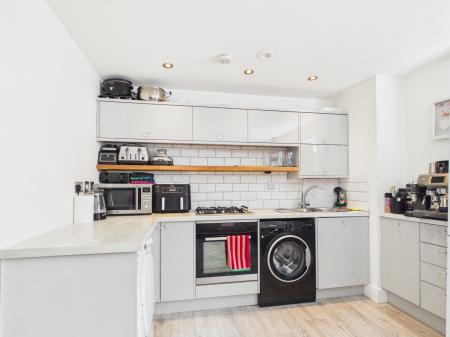 2 bedroom Flat for sale in Waterworks Road, Farlington, Portsmouth, PO6