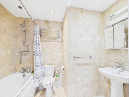 2 bedroom Flat for sale in Waterworks Road, Farlington, Portsmouth, PO6
