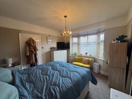 2 bedroom Flat for sale in Eastlake Avenue, Parkstone, Poole, BH12