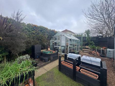 2 bedroom Flat for sale in Eastlake Avenue, Parkstone, Poole, BH12