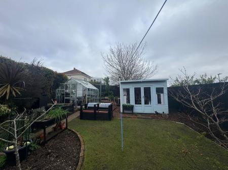 2 bedroom Flat for sale in Eastlake Avenue, Parkstone, Poole, BH12