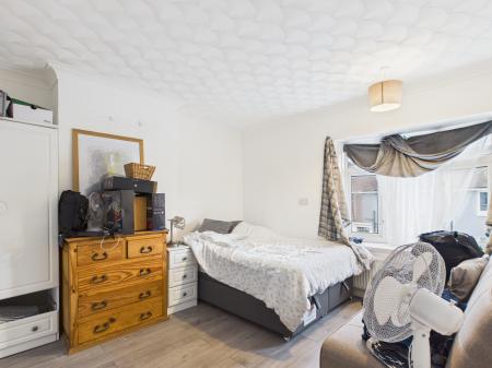 4 bedroom Terraced House for sale in Totland Road, Cosham, Portsmouth, PO6