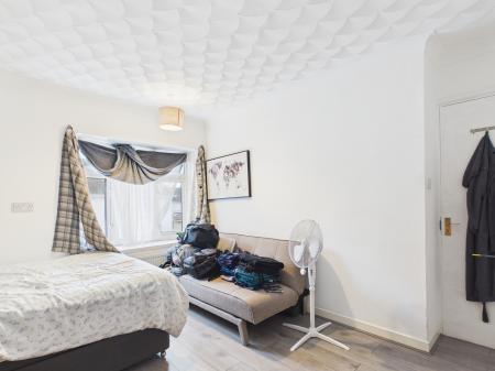 4 bedroom Terraced House for sale in Totland Road, Cosham, Portsmouth, PO6