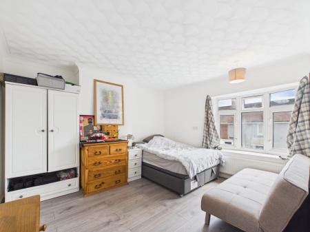 4 bedroom Terraced House for sale in Totland Road, Cosham, Portsmouth, PO6