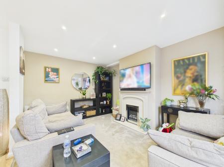 3 bedroom Semi-detached house to let in Southbourne Avenue, Drayton, Portsmouth, PO6