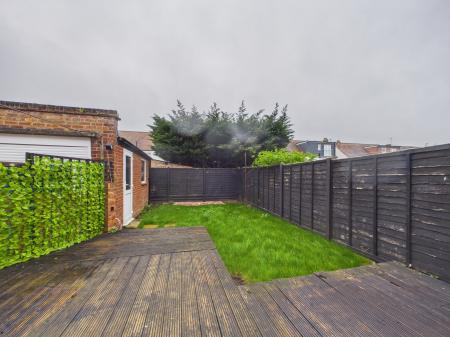 3 bedroom Semi-detached house to let in Southbourne Avenue, Drayton, Portsmouth, PO6