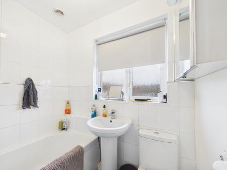 3 bedroom Semi-detached house to let in Southbourne Avenue, Drayton, Portsmouth, PO6