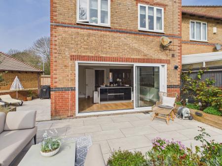 4 bedroom Semi-detached house for sale in Holcot Lane, Anchorage Park, Portsmouth, PO3