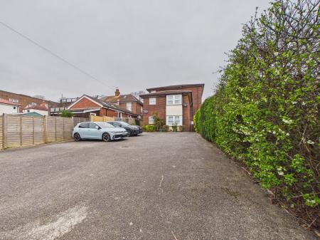 1 bedroom Flat for sale in Havant Road, Drayton, Portsmouth, PO6