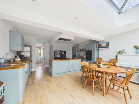 4 bedroom Semi-detached house for sale in Rectory Avenue, Farlington, Portsmouth, PO6