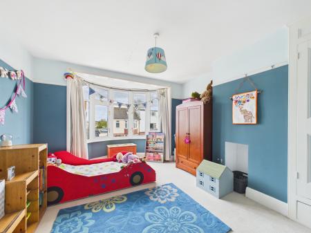 4 bedroom Semi-detached house for sale in Rectory Avenue, Farlington, Portsmouth, PO6