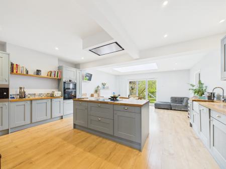 4 bedroom Semi-detached house for sale in Rectory Avenue, Farlington, Portsmouth, PO6