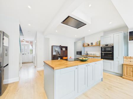 4 bedroom Semi-detached house for sale in Rectory Avenue, Farlington, Portsmouth, PO6