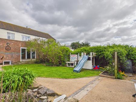 4 bedroom Semi-detached house for sale in Rectory Avenue, Farlington, Portsmouth, PO6