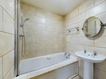 1 bedroom Flat to let in 82 Hambledon Road, Waterlooville, PO7