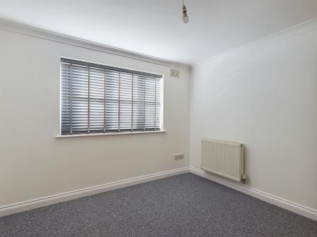 1 bedroom Flat to let in 82 Hambledon Road, Waterlooville, PO7