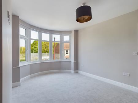 3 bedroom Terraced House to let in Hayling Avenue, Baffins, Portsmouth, PO3