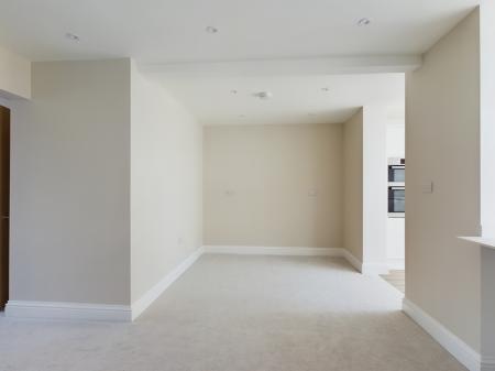 3 bedroom Terraced House to let in Hayling Avenue, Baffins, Portsmouth, PO3