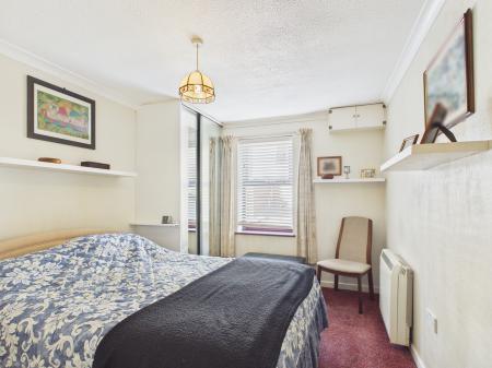 2 bedroom Flat for sale in Albert Rd, Cosham, Portsmouth, PO6