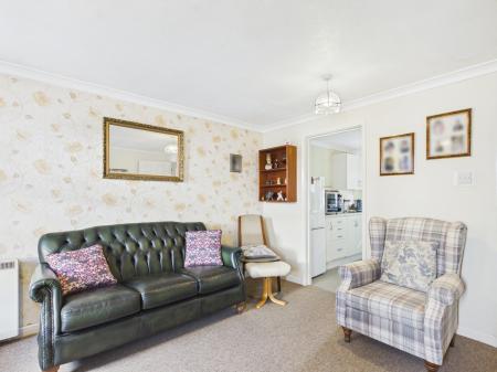 2 bedroom Flat for sale in Albert Rd, Cosham, Portsmouth, PO6