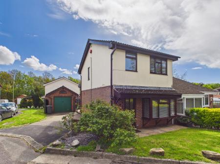 3 bedroom Semi-detached house for sale in Cornbrook Grove, Waterlooville, PO7