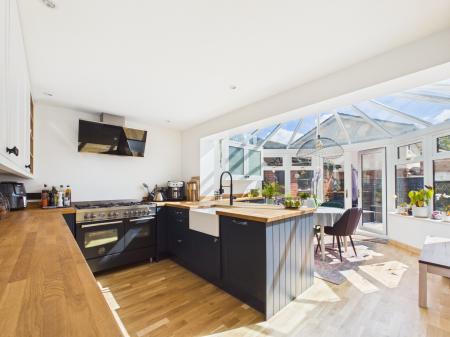 3 bedroom Semi-detached house for sale in Cornbrook Grove, Waterlooville, PO7