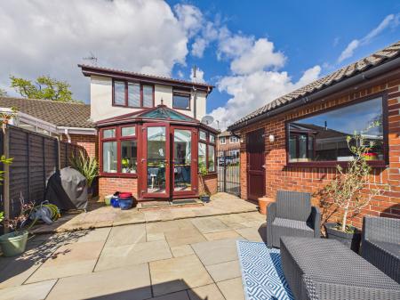 3 bedroom Semi-detached house for sale in Cornbrook Grove, Waterlooville, PO7