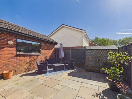 3 bedroom Semi-detached house for sale in Cornbrook Grove, Waterlooville, PO7