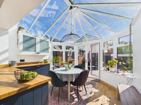 3 bedroom Semi-detached house for sale in Cornbrook Grove, Waterlooville, PO7