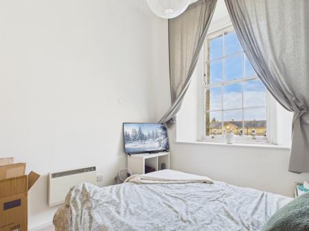 2 bedroom Flat for sale in St. Georges Walk, Gosport, PO12