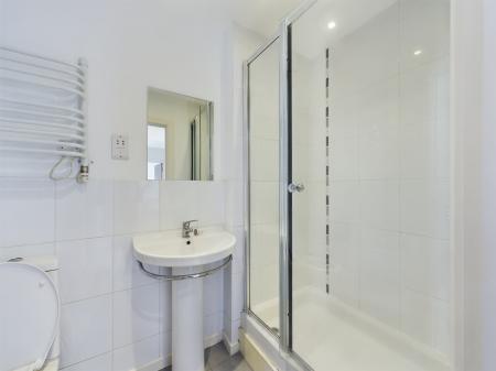 2 bedroom Flat for sale in St. Georges Walk, Gosport, PO12