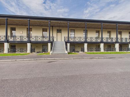 2 bedroom Flat for sale in St. Georges Walk, Gosport, PO12