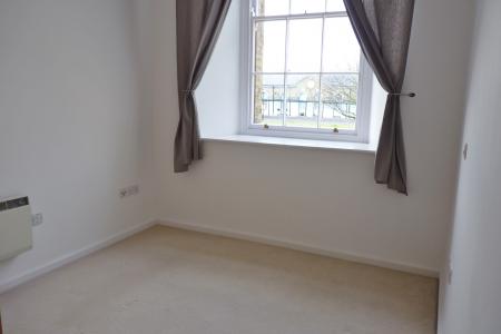 2 bedroom Flat for sale in St. Georges Walk, Gosport, PO12
