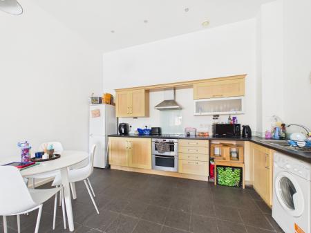 2 bedroom Flat for sale in St. Georges Walk, Gosport, PO12