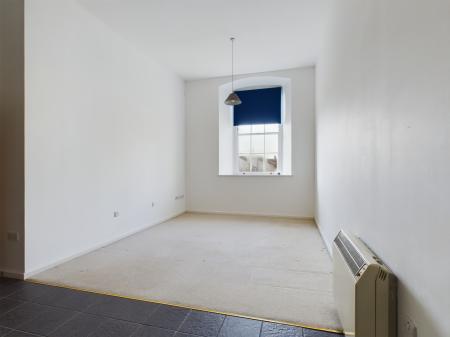 2 bedroom Flat for sale in St. Georges Walk, Gosport, PO12