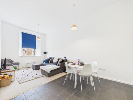 2 bedroom Flat for sale in St. Georges Walk, Gosport, PO12
