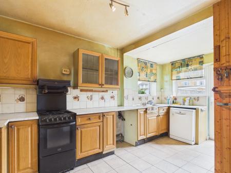 3 bedroom End of terrace house for sale in The Saltings, Farlington, Portsmouth, PO6