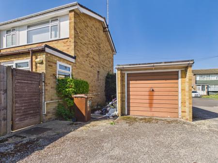 3 bedroom End of terrace house for sale in The Saltings, Farlington, Portsmouth, PO6