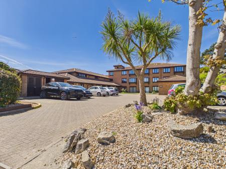 1 bedroom Flat for sale in Admiralty Road, Bournemouth, BH6