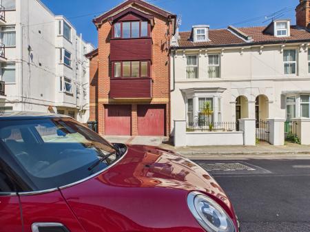 2 bedroom Flat to let in Malvern Road, Southsea, PO5